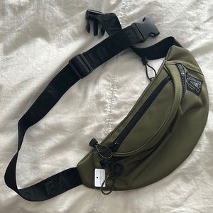 American Eagle Fanny pack